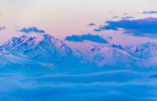 Holding et expatriation : comment structurer son patrimoine avant un départ ?