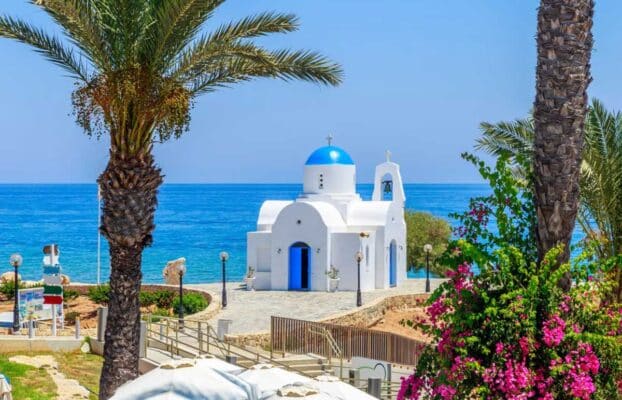 Partir à la retraite à Chypre : fiscalité des pensions, impôt de 5 % et avantages