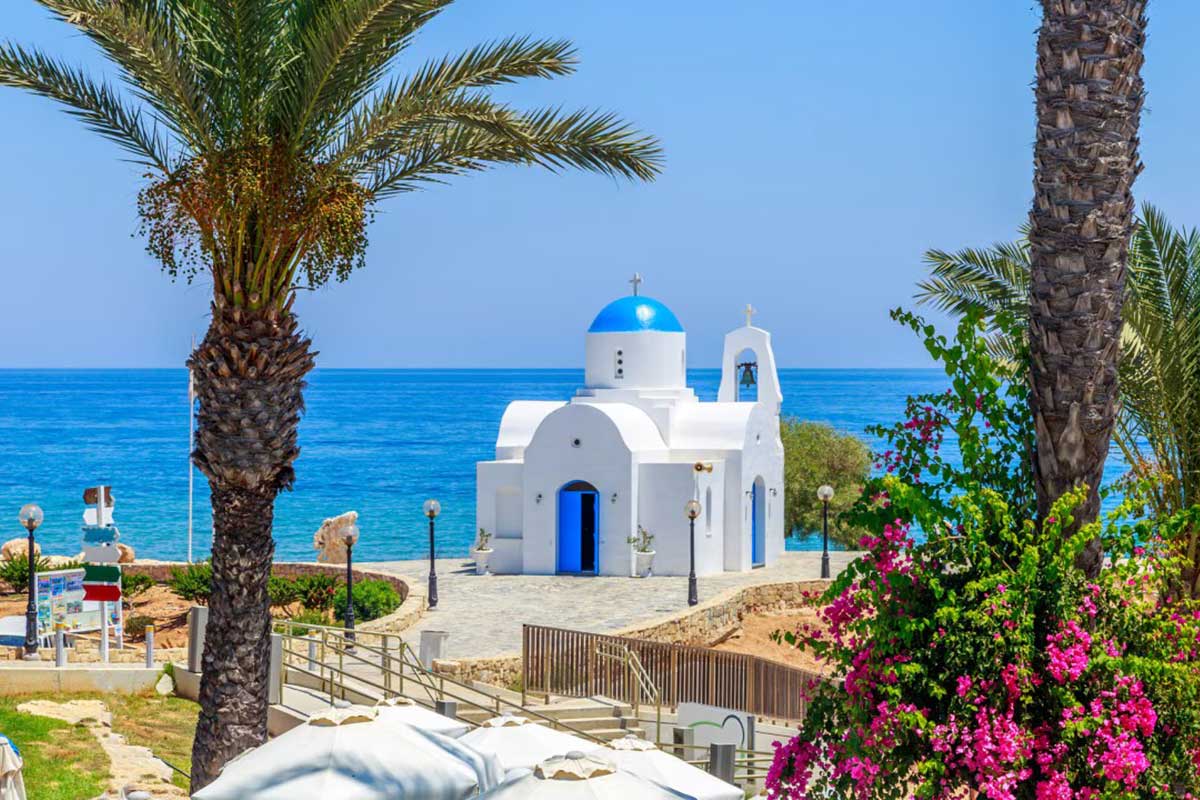 Partir à la retraite à Chypre : fiscalité des pensions, impôt de 5 % et avantages